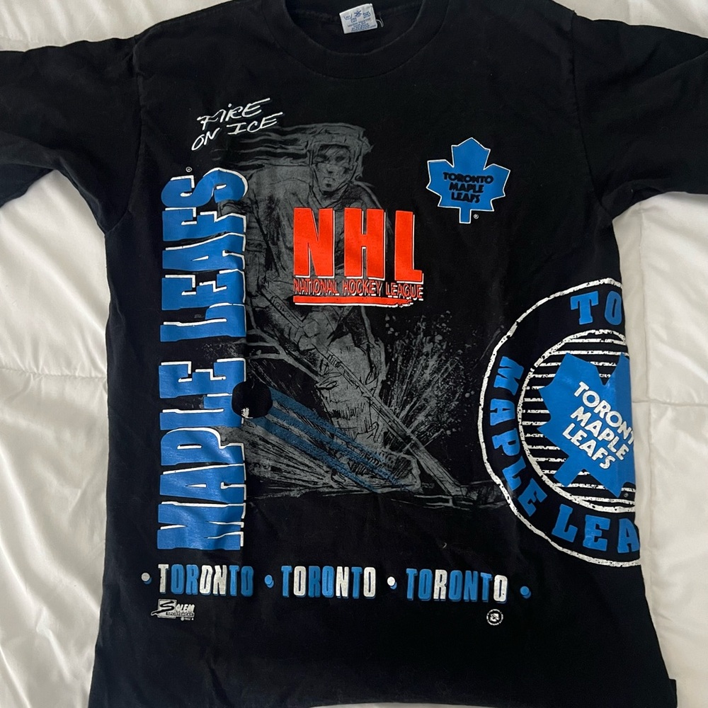 Vintage Toronto Maple Leafs NHL Graphic T-Shirt